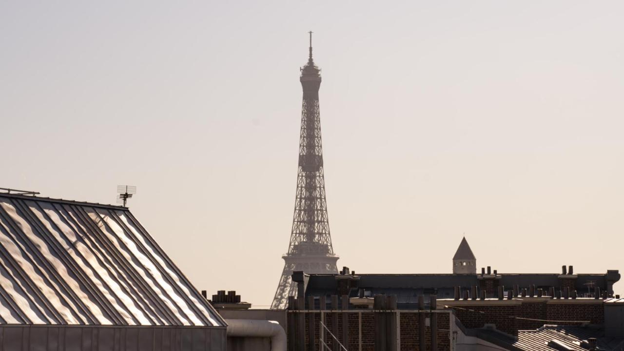Monsieur George Hotel & Spa - Champs-Elysees Paris Exteriör bild The tower in 2006
