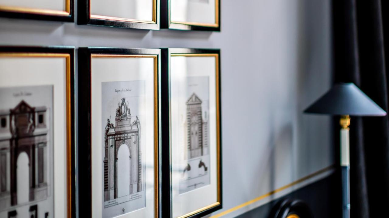 Monsieur George Hotel & Spa - Champs-Elysees Paris Exteriör bild Framed prints