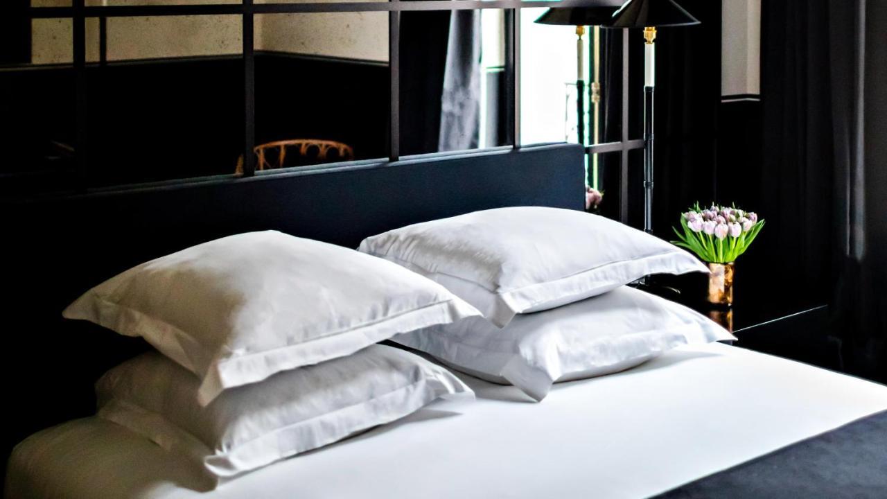 Monsieur George Hotel & Spa - Champs-Elysees Paris Exteriör bild Silk pillowcase